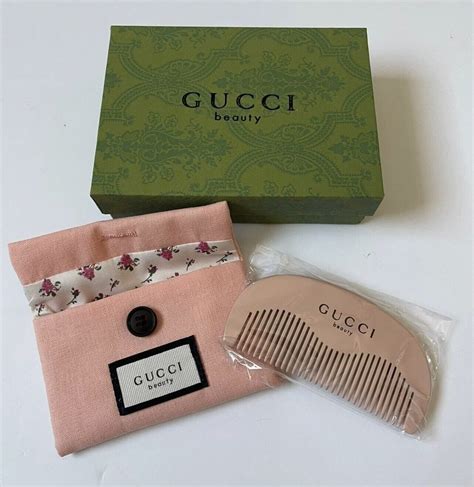 gucci beauty comb pink